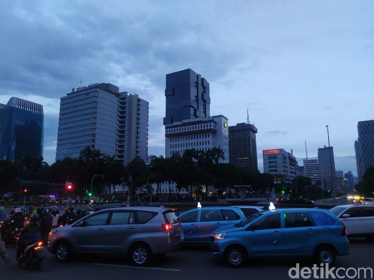 Kondisi di Patung Kuda Pukul 17,44 WIB Usai Massa Buruh Bubar