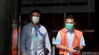 Ini kedua kalinya Rachmat Yasin ditetapkan sebagai tersangka oleh KPK. Dia sebelumnya dipenjara 5,5 tahun karena terbukti menerima suap dalam kasus alih fungsi hutan di Kabupaten Bogor.
