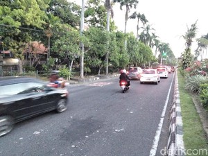 Demo Tolak Omnibus Law di Bali Bubar, Lalu Lintas Depan Unud Dibuka