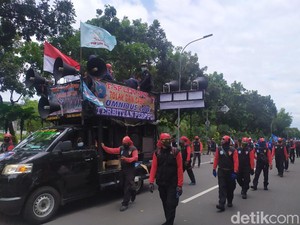 Long March dari Tugu Tani, Massa Buruh Mulai Dekati Patung Kuda