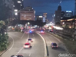 Massa Demo Omnibus Law di Patung Kuda Bubar, Lalin Kembali Dibuka