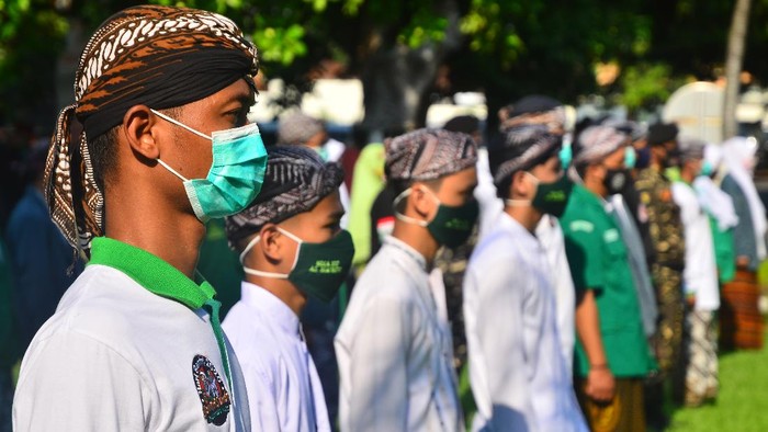 Memperingati Hari Santri Nasional dengan tema Santri Sehat, Indonesia Kuat yang jatuh pada hari ini.  ANTARA FOTO