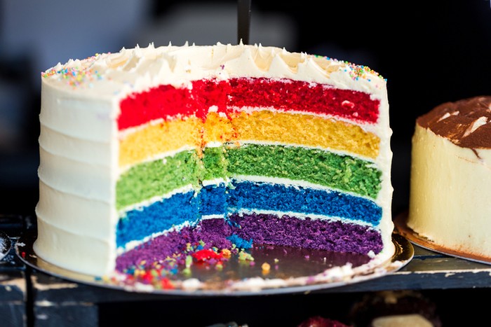 Bendera LGBT Diwujudkan dalam Warna-warni Rainbow Cake?