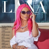 Sazdel sendiri sudah tinggal di Kuwait selama 10 tahun terakhir. Di Instagram sendiri, ia diikuti hampir 350 ribu follower dan kerap mengunggah foto dan video dengan busana glamour. Foto: Instagram@sazdell   