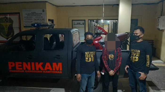 Seorang pelajar diamankan karena membawa sajam saat demo di Makassar