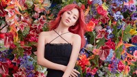 Jihyo sang leader semakin mempesona dengan busana sleeveless. (Foto: dok. JYP Entertainment)