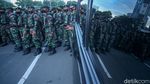 TNI Bubarkan Aksi Damai Buruh di Patung Kuda