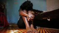 Di lain tempat, para remaja putri terjebak dalam prostitusi. Sebagian besar dari mereka menjalankan prostitusi di tiga kawasan di Ibu Kota Nairobi. Bahkan ada di antara mereka masih berusia 11 tahun.  