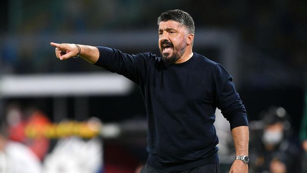 NAPLES, ITALY - OCTOBER 22: Gennaro Gattuso SSC Napoli coach gestures during the UEFA Europa League Group F stage match between SSC Napoli and AZ Alkmaar at Stadio San Paolo on October 22, 2020 in Naples, Italy. (Photo by Francesco Pecoraro/Getty Images)