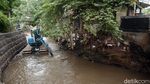 Antisipasi Banjir, Kali Krukut Dikeruk