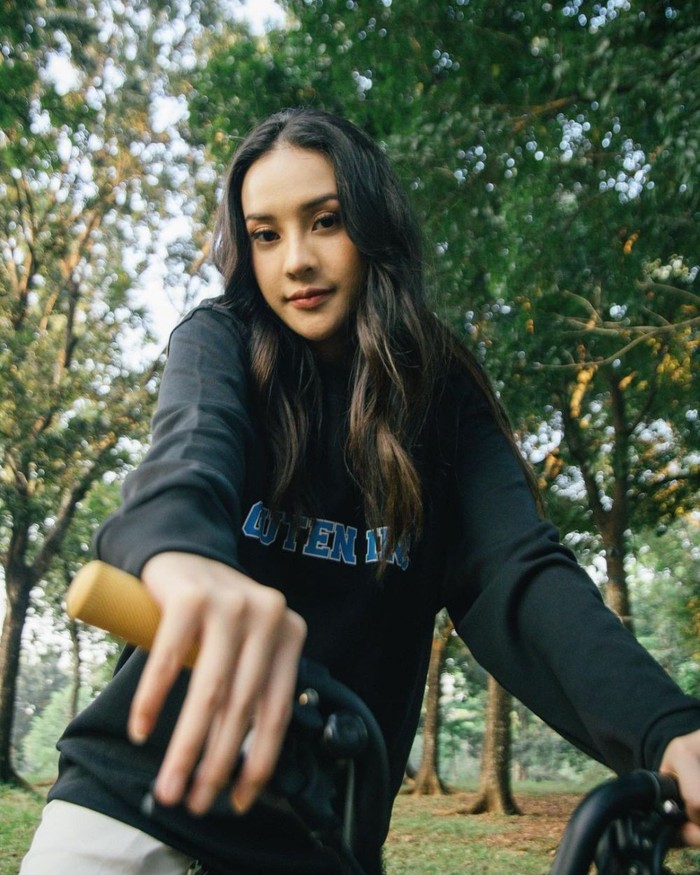 Anya Geraldine Anya Geraldine
