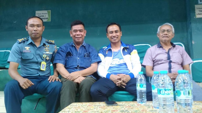 Ketua Pengprov PBSI Banten, Ari Wibowo, menyatakan siap bersaing di bursa pemilihan ketua umum PBSI 2020-2024. Sebagai bentuk keseriusannya, dia akan mengembalikan formulir pada Sabtu (24/10).