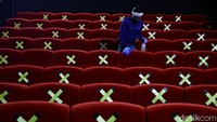 Bioskop sendiri diizinkan buka dengan kapasitas maksimal 25%.  