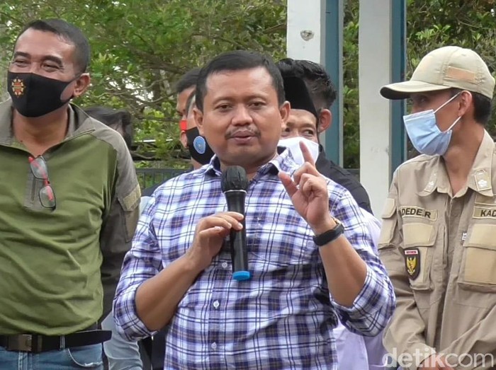 Bupati Sumedang Dony Ahmad Munir