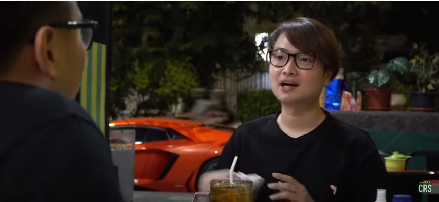 Bukan di  Mall  Mewah Crazy Rich Surabayan Nongkrong di  