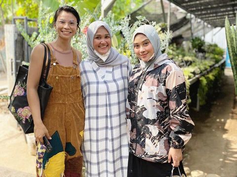 Anjar pemilik Delfawood, toko tanaman hias langganan artis