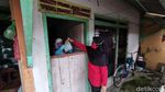 Gratis! Sembako Ini Digantung untuk Bantu Warga Terdampak COVID-19