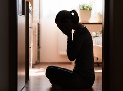 Suami Berboncengan Motor dengan Wanita Lain, Bagaimana Nasib Pernikahan Kami?