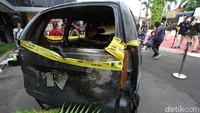Yulia yang telah tewas lalu dimasukkan ke dalam mobil milik korban. Pelaku lalu membawa mobil korban menuju ke TKP kedua, di depan toko material bangunan di Desa Sugihan, Kecamatan Bendosari, Sukoharjo dan dibakar. Korban lalu ditemukan oleh warga sekitar pukul 22.00 WIB.