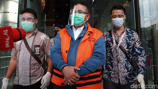 Wali Kota Tasikmalaya Budi Budiman resmi ditahan KPK. Budi merupakan tersangka kasus dugaan suap ke mantan pejabat Kementerian Keuangan (Kemenkeu) Yaya Purnomo.