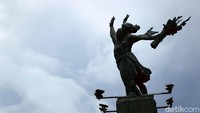 Selama bulan September-Oktober, periode peralihan musim (pancaroba) dari kemarau ke penghujan masih berlangsung di beberapa wilayah Indonesia.