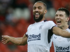 Aksi Kemar Roofe: Gocek 3 Pemain, Bikin Gol dari Tengah Lapangan