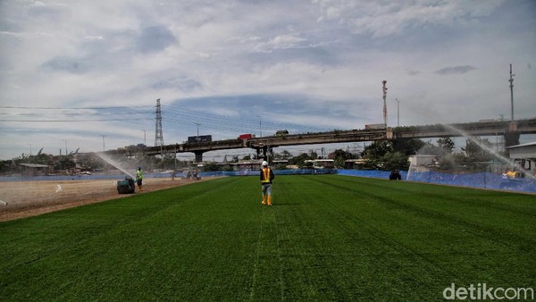 Keren! Rumput di Stadion JIS Ini Berstandar FIFA Lho