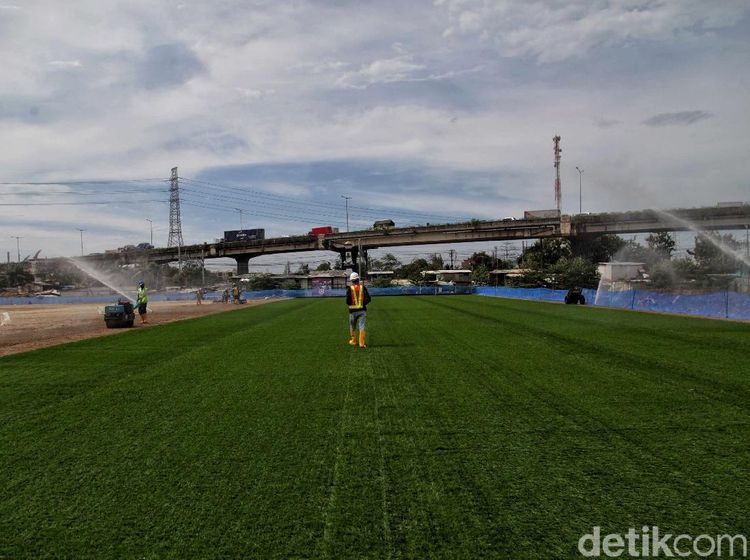 Keren! Rumput di Stadion JIS Ini Berstandar FIFA Lho