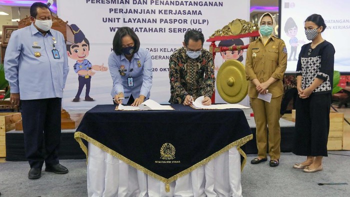 Direktorat Jenderal Imigrasi Kemenkum HAM menghadirkan Unit Layanan Paspor (ULP) di mal WTC Matahari Serpong. Hal ini untuk mempermudah pelayanan ke warga.