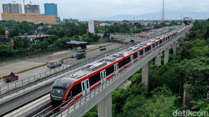 Viral Penumpang Menumpuk di Stasiun Harjamukti, LRT: Kendala Sistem Rem