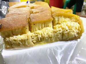 Manis Legit Martabak Bangka Afo di Bogor yang Dipanggang Pakai Arang