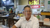 Nama Kiky diambil dari nama pemilik gerainya bernama Kiky Sanjaya yang sudah berpengalaman membuat martabak sejak tahun 1990-an. Foto: detikFood/Riska Fitria