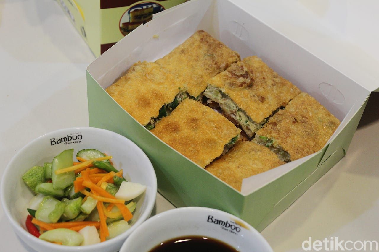 Martabak Kiki : Lembut Wangi Martabak Hijau Langganan Jokowi