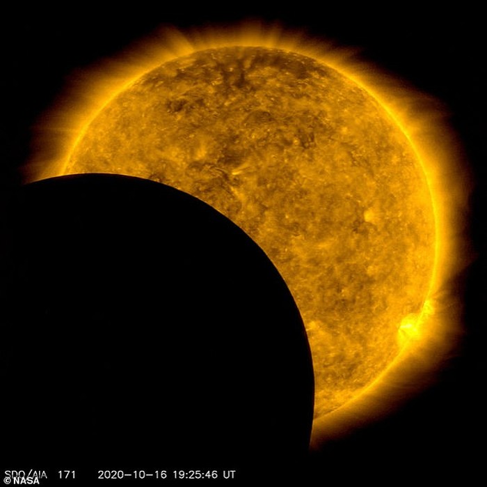 Matahari terhalang bulan