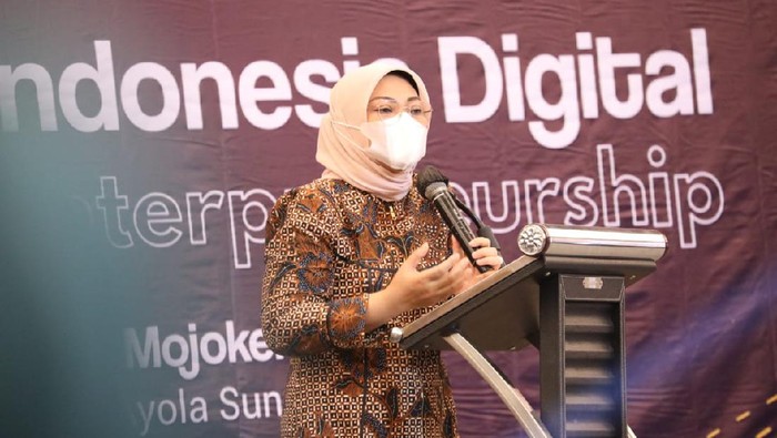 Menaker Ida Fauziyah saat peresmian Indonesia Digital Entrepreneurship Summit di Mojokerto, Jawa Timur.
