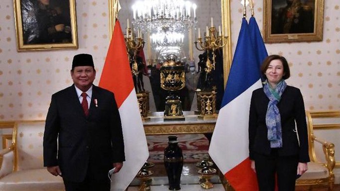 Menteri Pertahanan (Menhan) RI, Prabowo Subianto bertemu dengan Menhan Prancis, Florence Parly