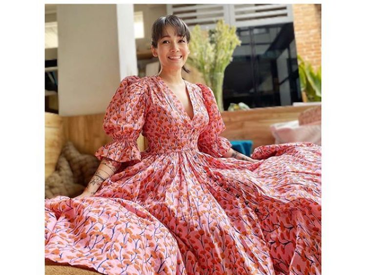 8 Pesona Mieke Amalia, Istri Tora Sudiro yang Cantiknya Awet