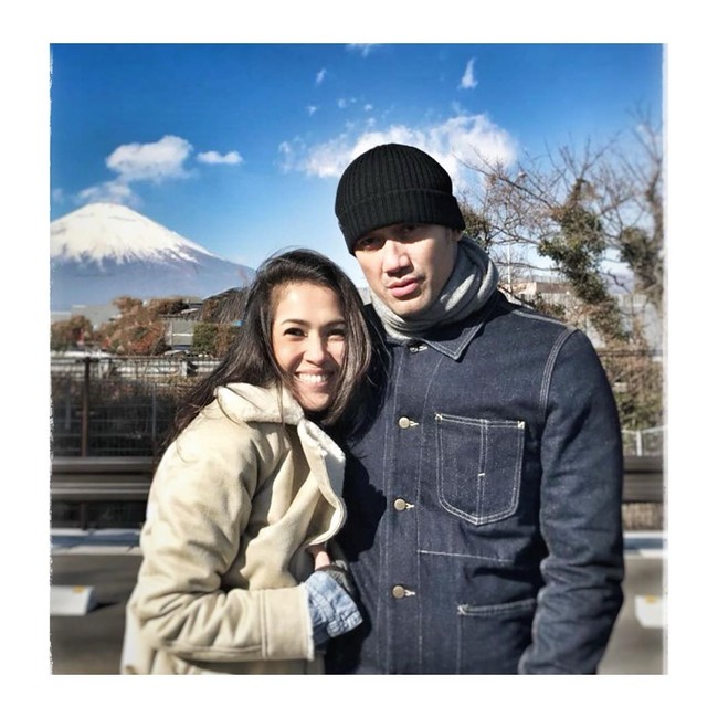 Setelah banyak drama terkait cinta terlarang mereka, Mieke Amalia dan Tora Sudiro akhirnya menikah pada 29 Desember 2009. Pernikahan mereka dikarunia seorang putri bernama Jenaka Mahila Sudiro. Foto: Instagram @mieke_amalia