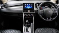 Yang menarik, distributor Mitsubishi Malaysia juga memberi paket aksesori seperti Digital Video Recorder (DVR), jok berbahan kulit, dan kamera 360 derajat. Sementara di Indonesia, fitur DVR dan kamera 360 derajat belum tersedia sebagai standar aksesori resmi. Foto: Mekanika