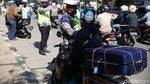 Para Pemotor Ditilang dalam Razia di Kalimalang