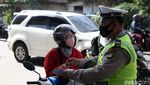 Para Pemotor Ditilang dalam Razia di Kalimalang