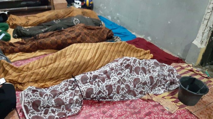 Potret Kebakaran di Legok yang Tewaskan Satu Keluarga Kebakaran 4 rumah di Legok, Kabupaten Tangerang menewaskan 5 orang sekeluarga. Kelima korban diduga meninggal karena kehabisan napas.