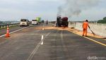 Potret Mobil dan Truk Terbakar di Tol Pemalang