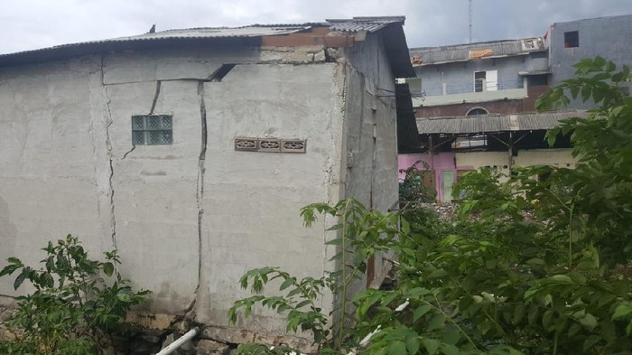Rumah warga di Babelan, Bekasi, rusak akibat angin puting beliung (Dok istimewa)