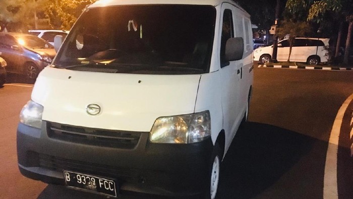 Satpol PP Ungkap Alasan Pemobil Viral Buang Sampah di Kalimalang Bekasi