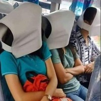 Biar aman pas tidur. Selain bisa jadi penutup mata, ekspresi wajah saat kamu tidur juga nggak akan kelihatan nih. Foto: Instagram/@receh.id