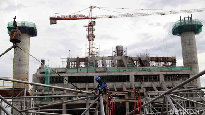 Sudah Sejauh Mana Progres Pembangunan Stadion JIS? Pandemi COVID-19 tak halangi proses pembangunan Jakarta International Stadium (JIS). Yuk, lihat perkembangan pembangunan stadion yang berada di Ibu Kota itu.