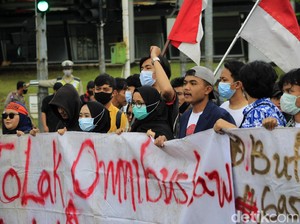 Menguji Dasar Sosiologis UU Cipta Kerja