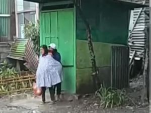 Derita Nenek yang Viral Dipukuli Wanita Muda di Kota Malang