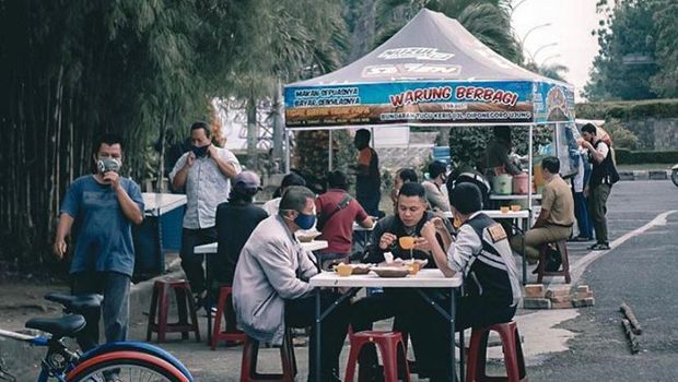 Warung Berbagi di Pekanbaru menyediakan sarapan gratis bagi warga